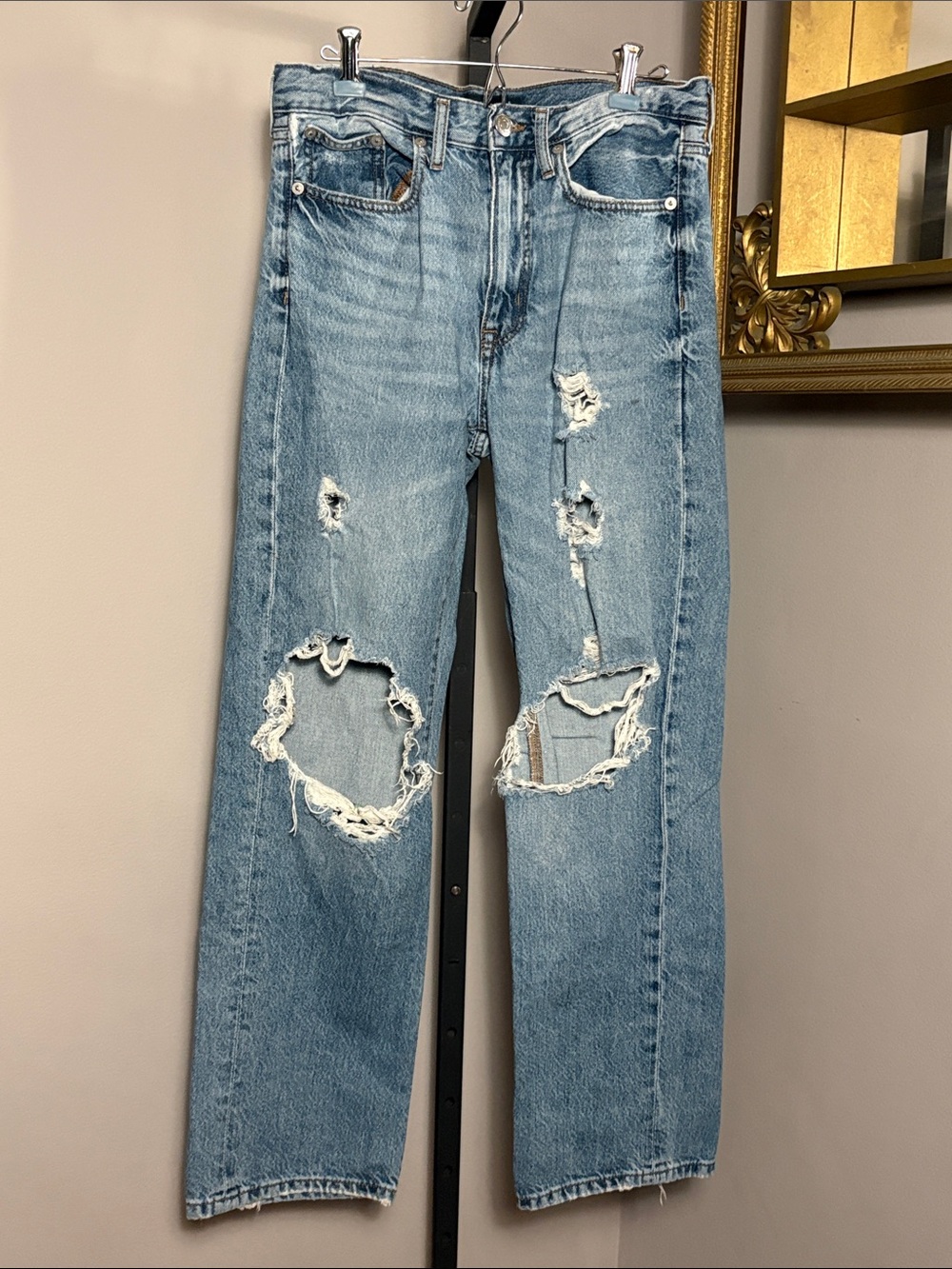 Aeropostale Size 2 Skater Distressed Denim